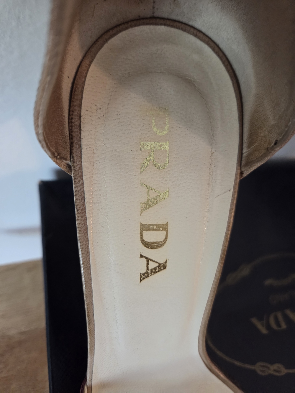Vintage Prada Vine And Leaf Tan and Burgundy Leather Ankle-Strap Heels Size 39 - Picture 5 of 10